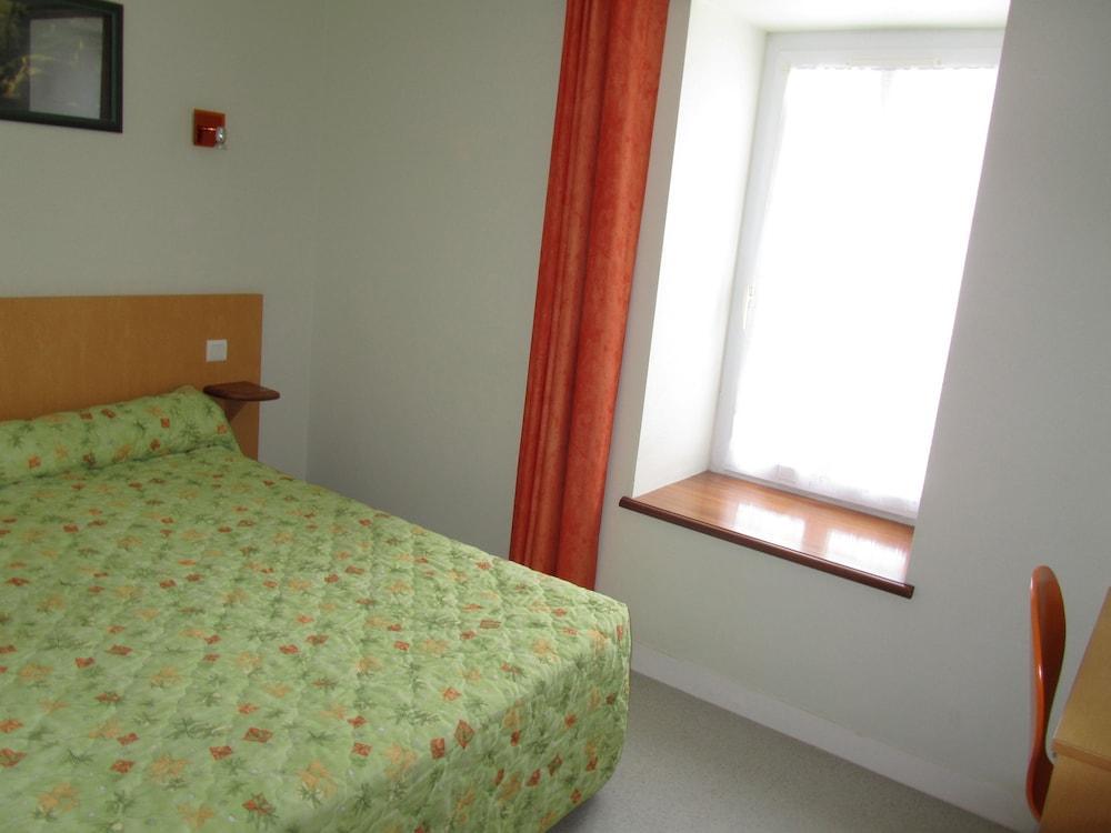 Hotel Du Cheval Blanc Saint-Pol-de-Léon Extérieur photo