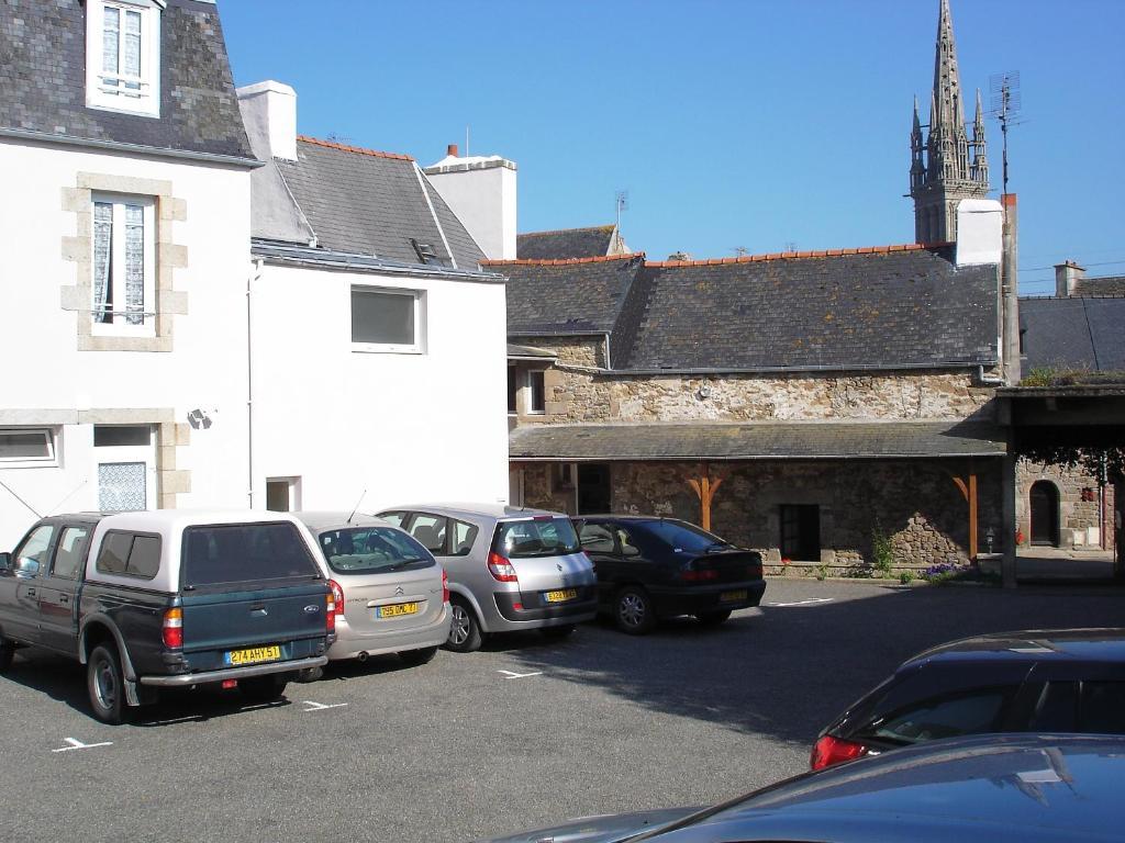 Hotel Du Cheval Blanc Saint-Pol-de-Léon Extérieur photo