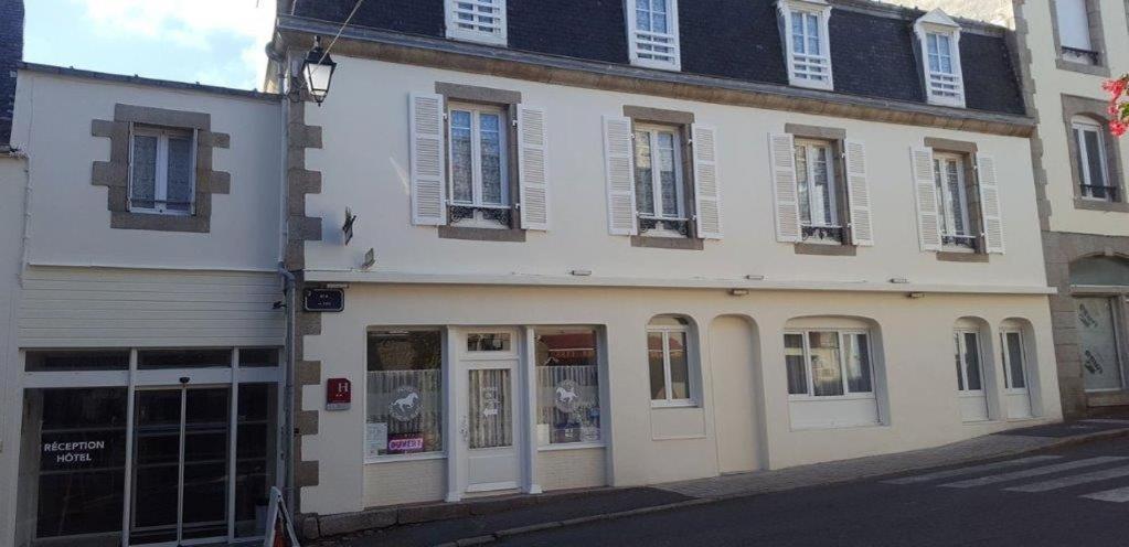 Hotel Du Cheval Blanc Saint-Pol-de-Léon Extérieur photo